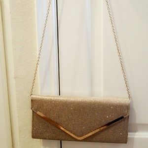 Crossbody clutch